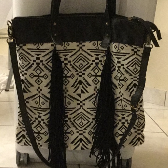 Steve Madden Handbags - NEW STEVE MADDEN Suede Fringe Bag Tote Crossbody